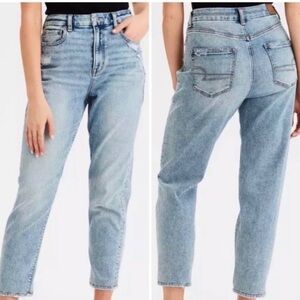 American Eagle Stretch High Rise Distressed Mom Straight Jeans Acid Wash Size 6